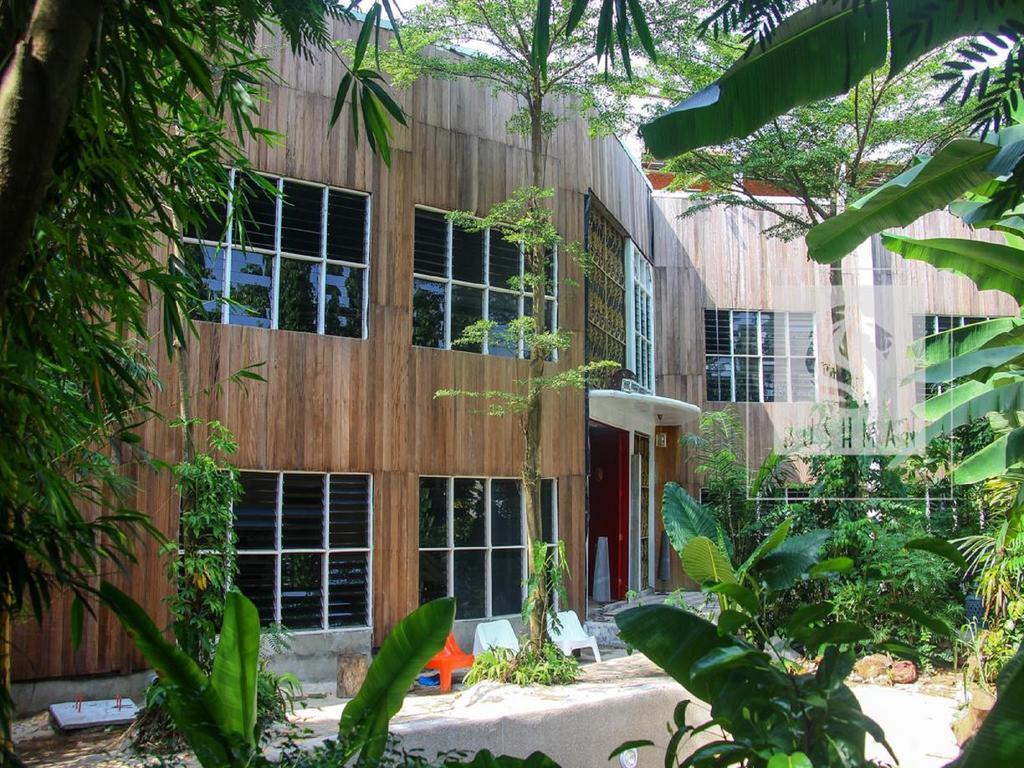 Bushman Cafe Hotel Абиджан Экстерьер фото